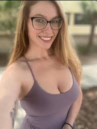 Alysa Smith's Instagram, Twitter & Facebook