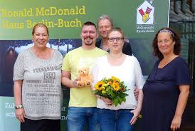 Ronald mcdonald haus berlin buch. 1 000 Familien Im Ronald Mcdonald Haus Buch Seit 2012 Bernau Live Dein Stadt Und Regionalportal Fur Bernau