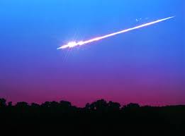 A Bright Fireball Breaking To Pieces Near Yellow Springs Ohio Meteor Shower Perseid Meteor Shower Universe Today