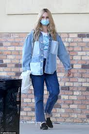 Your largest source for british actress lily james (downton abbey, cinderella). Lily James Shows Off Her New Blonde Locks Ahead Of Playing Pamela Anderson In Tv Series Around World Journal