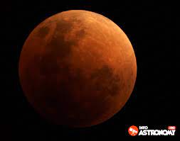 Bedanya dengan gerhana bulan total, gerhana bulan total + muncul saat bulan melintasi pusat daerah umbra. Gerhana Bulan Total Di Indonesia Selanjutnya 26 Mei 2021 Info Astronomy