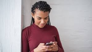 Avoir mal aux cervicales (on parle aussi de cervicalgie ou plus simplement de douleur au cou), c'est commun. Le Syndrome Du Tech Neck