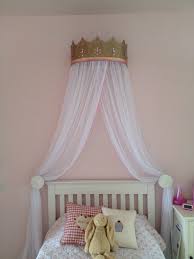 The Princess Crown And Bed Canopy I Made For Maddie S Bedroom Temas De Dormitorio Decoracion De Paredes Dormitorio Decoracion De Dormitorio Moderna