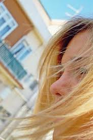 È stato in quell'attimo che ho capito che voglio vivere così, con il vento tra i capelli. Adoro Il Vento Tra I Capelli Chiaphoto Flickr