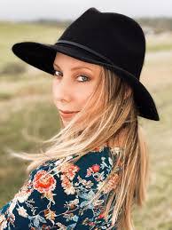 Stacy Donathan's Instagram, Twitter & Facebook