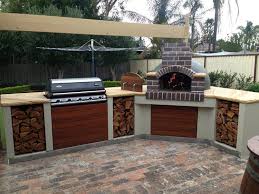 great layout with pizza oven integrated
