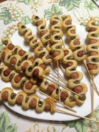 Your christmas party guests will devour these delicious holiday appetizers. Fingerfood Party Appetizers Christmas Fingerfood Party Appetizers In 2020 Party Appetizers Easy Cheap Appetizers For Party Party Finger Foods