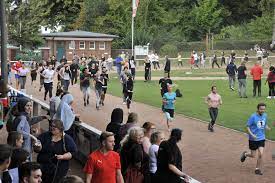 Die sdaj veranstaltete von 1978 bis 1988 zusammen mit dem marxistischen studentenbund spartakus (msb) alle zwei jahre jeweils mitte mai auf dem gelände der dortmunder messe das festival der jugend. Msb Sportfest 2018 Mildred Scheel Berufskolleg