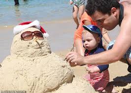 Entdecken sie jetzt die themenwelten zur besinnlichen adventszeit bei otto! Thousands Dressed In Festive Beach Outfits Flock To Bondi Beach And Byron Bay To Celebrate Christmas Daily Mail Online