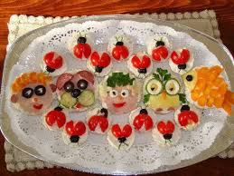 Otletekkel Olcsobban Elhetsz Kreativan Szebb Kornyezetben Ujrahasznositva Ukunokaidnak Is Lesz Hol Elniuk Fun Kids Food Kids Meals Food Humor