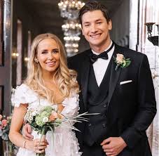 Ida warg, 34, en av sveriges största influencers med hundratusentals följare på instagram och youtube, och hennes man entreprenören alexander pärleros, 36, väntar sitt andra barn. Alexander Parleros Om Att Bli Pappa Att Halla Ihop Ar Den Stora Utmaningen