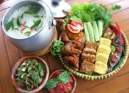 Sajian ini dipilih dan dirangkum dari beragam menu dan resep pilihan untuk sajian buka puasa anda dan keluarga. Bosan Dengan Menu Berbuka Yuk Cobain 10 Masakan Khas Sunda