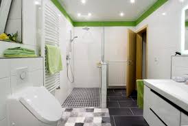 Desain interior kamar mandi minimalis yang telah anda selesaikan akan terasa kurang lengkap jika tidak dilengkapi dengan peralatan kamar mandi yang lain. 25 Desain Kamar Mandi Shower Menawan Untuk Rumah Kecil Homify