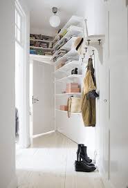Forsta Hemmet Inred Smart Pa Liten Yta Compactliving Compact Living Forvaring I Den Lilla Hallen Blaues Schlafzimmer Wohnung Kleiner Raum