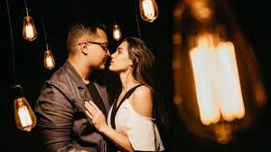 Saat anda membuat seorang lelaki jatuh cinta, selamanya dia tidak akan pernah boleh melupakannya. Gelagat Pria Ketika Jatuh Cinta Berdasarkan Zodiak Kumparan Com