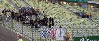 Drugi mecz w tym sezonie oglądali na własnym stadionie kibice cracovii. Stadionowi Oprawcy On Twitter Lechia Gdansk Stal Mielec 19 09 2020 Fot Lechianet Lgdstm