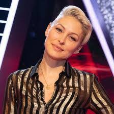 Sera Hill's Instagram, Twitter & Facebook