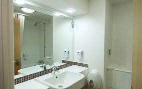 Located in the grounds of the historic 14th century gatwick manor, where the remains of the moat can still be seen, this premier inn is. Hotel Premier Inn London Wimbledon South London 3 Grossbritannien Von 121 Hotel Mix