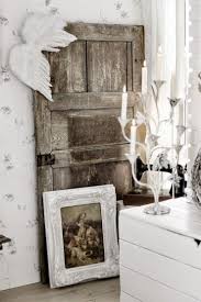 46 Idees Pour Recycler Et Donner Une Seconde Vie A Vos Vieilles Portes Vieilles Portes Decoration Vintage Fenetres Vintage