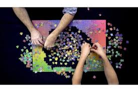 This is the 1000 changing colours jigsaw puzzle created by artist clemens habicht (available here for $100). Clemens Habicht 1000 Piece Puzzle Colour Changing Kogan Com