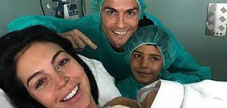 Cristiano ronaldo dos santos aveiro. Cristiano Ronaldo Zum Vierten Mal Papa Top Online