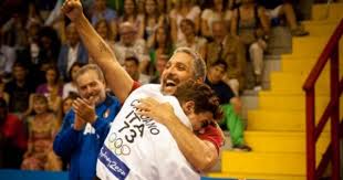 Uno squarcio di sole che si fa largo tra le nuvole delle. 60mk2fmovxgm