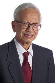 Berbagai pemikiran dan gagasan rektor kelima universitas padjadjaran, prof. Mochtar Kusumaatmadja Yap Thiam Hien Advokat Terbaik Indonesia Yang Bela Wong Cilik Merdeka Com
