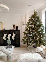 But if you're not sure where to start, here are a few shortcuts: Last Minute Holiday Decor Inspiration To Steal From Our Favorite Creatives Holiday Decor Christmas Tree And Fireplace White Christmas Decor