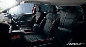 Di bagian interior, dashboard rocky didesain seperti cockpit, yang memberikan kesan modern. Interior Daihatsu Rocky Autonetmagz Review Mobil Dan Motor Baru Indonesia