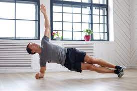 .permettra de travailler les épaules sans travailler les trapèzes ( plus particulièrement le deltoïde latéral) : Musculation Des Epaules Sans Materiel A La Maison I Toutelanutrition