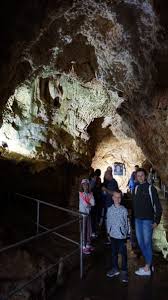 Pestera ursilor este o capodopera a naturii, fiind unicat în românia şi europa. Pestera Ursilor Si Scarisoara Romania Pesterile Si Asezarile Motilor Din Apuseni Blog Calatorii In Familie