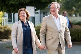 See more of jens spahn on facebook. Susanne Laschet Privat Hochzeit Nach Prugel Schock So Lernte Sie Ihren Ehemann Armin Kennen News De