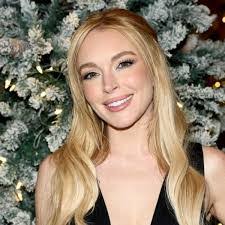 Gwen Hyde's Instagram, Twitter & Facebook