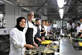 Gastronomi bölümü 4 yıllık bir lisans eğitimi sonucunda 'gastronom' olarak mezun olunan. Gastronomi Uzmanlari Bu Programla Yetisecek Haberler