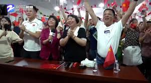 May 09, 2021 · 敖嘉年、楊明、莊思明和唐安麒喺母親節前夕(7日)送暖，日前出席由有艇搭、人間有情慈善基金、中華關愛長者福利協進會合辦的《媽媽我愛妳聯歡晚會》，跟幾十個單親家庭及其子女聚會，提早歡度溫馨節日。 Pe4lkzpoiicotm