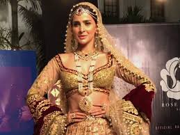 Maat, jo chalay to jaan se guzar gaye, pani jaisa pyar and dastaan. Five Times Saba Qamar Pulled Off Perfect Pakistani Bridal Look Life Style Business Recorder
