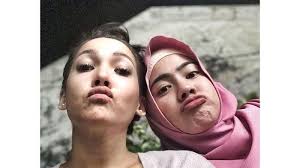 Mengenal lebih dekat dengan aktris cantik weni panca yang merupakan salah satu tokoh atau pemain baru di sinetron amanah wali 4 rcti dibaca : Tag Sinetron Dunia Terbalik Hamil Muda Felicya Angelista Kerap Muntah Di Lokasi Syuting Mieke Amalia Merasa Kasihan Tribunnews Com Mobile