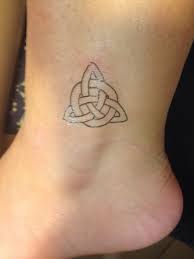 Sometimes they are chosen by someone who, passing through celtic nations, falls in love with the scenery. Celtic Knot Meaning Family Henna Tattoo Celtic Tattoos Picture Tattoos Tattoos