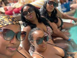 40 and over club! #agingwelllikefinewine #itsthemforme