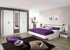 Véritable refuge cosy, la chambre à coucher est une belle invitation à la détente et au repos, un lieu aménager et décorer une chambre. Pin By Saibi Lisa On Idees Pour La Maison Beautiful Bedroom Designs Interior Design Bedroom Choosing Bedroom Colors