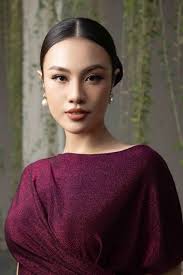 Diễm My 9X đẹp rạng rỡ xuất hiện bên chồng chưa cưới, dàn Hoa Á hậu lung  linh đỉnh Yên Tử