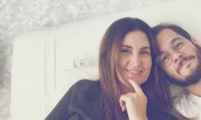 Uma das maiores promoters do brasil, alicinha cavalcanti, de 57 anos, foi diagnosticada com esclerose lateral amiotrófica (ela). Com Pneumonia Tulio Gadelha Cuida De Fatima Bernardes E O Que Importa