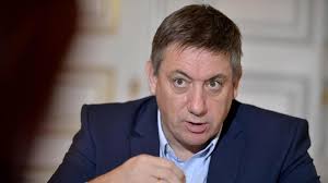 Na de val van de federale regering eind 2018 keerde hij terug naar de kamer. Elections 2019 Si Jan Jambon Devient Premier Ministre C Est Non Pour Travailler Avec Le Cdh Le Soir