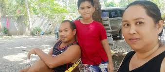 BE CARE-PAUL, BAKA MA-FALL" 🤣🪑 Nag-trending online ang aktor na si Paul  Salas matapos ang nakakatawang insidente sa isang performance sa Palawan.  Habang abala sa kanyang song number, hindi sinasadyang nakuha ni