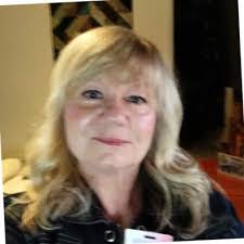 Kerry Roark's Instagram, Twitter & Facebook