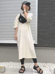 キャップ ロングワンピ が最強と噂 今っぽコーデ８選 locari ロカリ ファッションスタイル アウトドア ファッション レディース ファッション