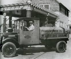 White Rose Gas Station With A 1925 Federal Tanker Delivery Truck Somewhere In Ohio 1920 S Old Gas Stations Fuel Truck Gas Station