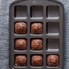 Brownie Pan In 2020 Pampered Chef Brownie Pan Brownie Pan Pampered Chef