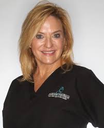 Local teacher turned business owner Leanne Barlow has scooped the  prestigious Maka A Difference Award 2024 with Leigh based business The  Curiosity Mill.