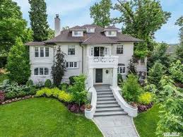 Jun 04, 2021 · gov. Buy Governor Cuomo S Former Queens Mansion For 2 68m Mansions Manor Slate Patio
